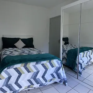 Apartamento Familiar Com Estacionamento , Porto Alegre Brasil